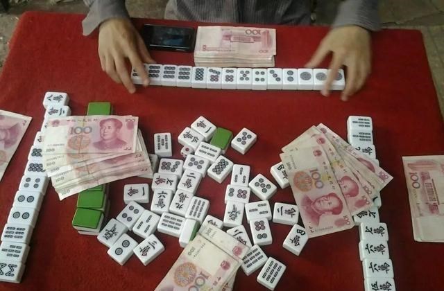 广东奇案:女子打麻将欠债答应牌友荒唐要求,迷途知返丈夫终原谅