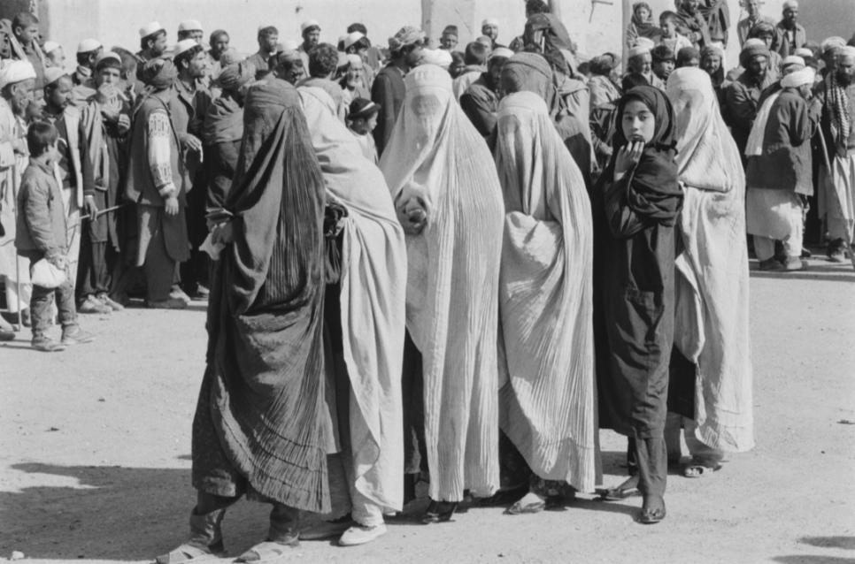 ​罩袍下的國度：廿六年前塔利班統治下的阿富汗女性-圖5