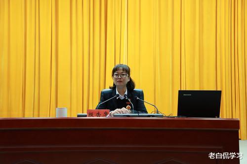 衬衫|女教师的福利将至，产假或面临新变化，男性也跟着“沾光”？