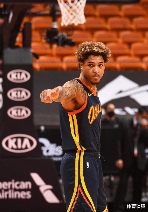 斯蒂芬·库里|空砍75+29+15！巴特勒逆转库里，勇士三巨头爆发仍输球，一哥摊牌了