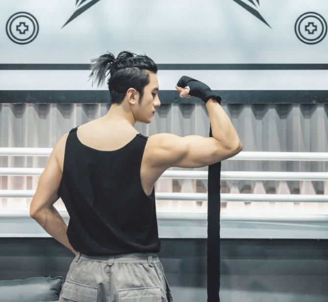 王一博|矫揉造作就别参加，这3位女星2位男星告诉你：真人秀的钱，不好挣