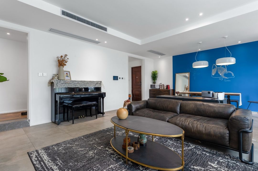 家居超人|青岛夫妻的新家，空间不大但格局方正，添加蓝色让空间变独特