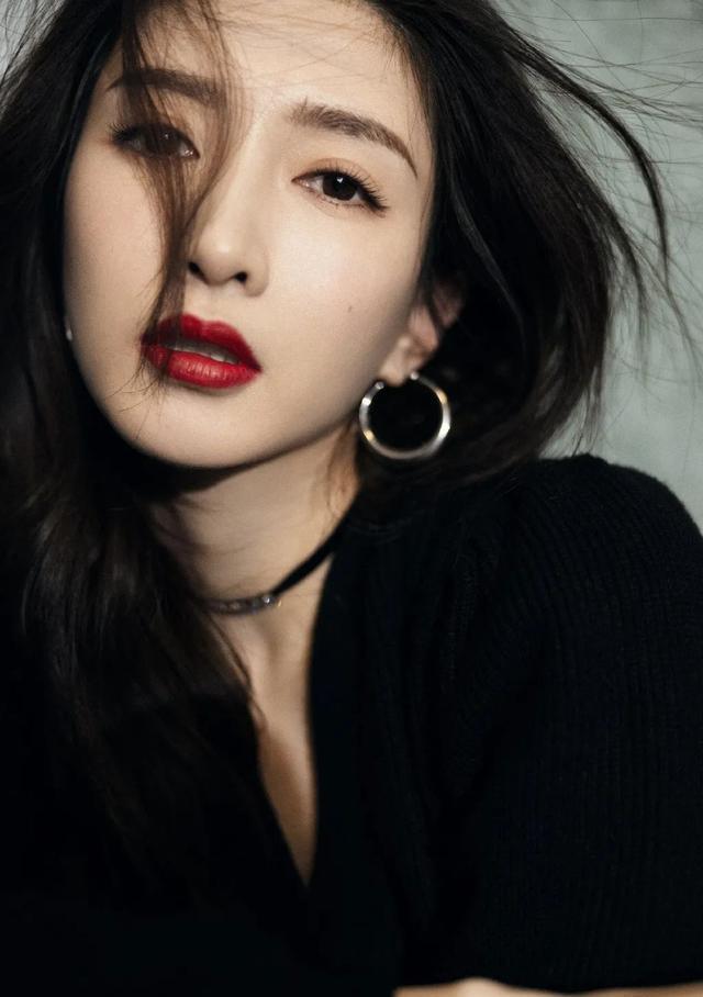 张哲瀚|顶流花讨好大佬？江疏影被压戏？张哲瀚蹭戏？许龄月没戏拍？