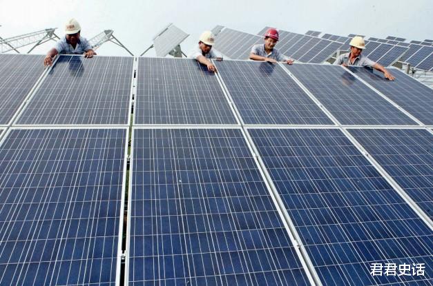 那么多人在屋顶上装太阳能板，真能赚钱吗？5年内究竟能否回本？