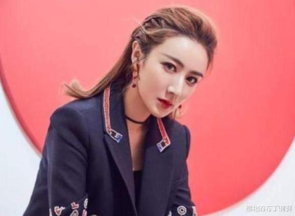 薇娅|薇娅事件后续：电台为她定制的综艺被替换，老家撤她的广告标语