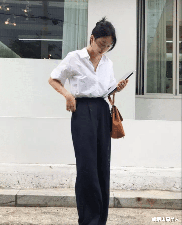 阔腿裤|有品位的女人都爱“阔腿裤”，配这3双鞋，显腿长不说，还特时髦