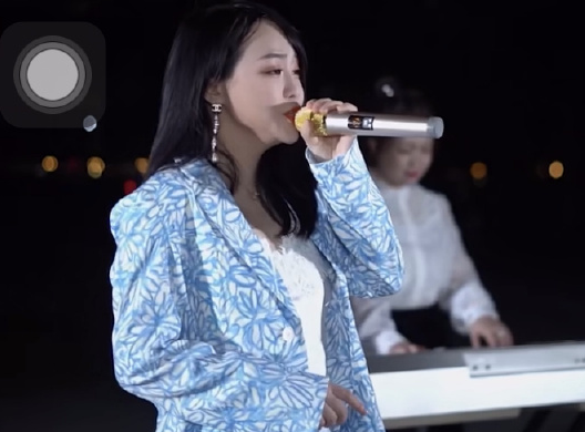 |辛巴久违露面与雪大秀恩爱，雪大马上怀孕儿子叫全全