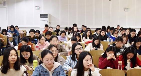 考研|2022年考研新规，户籍和英语成硬性门槛，部分学生无缘金榜题名