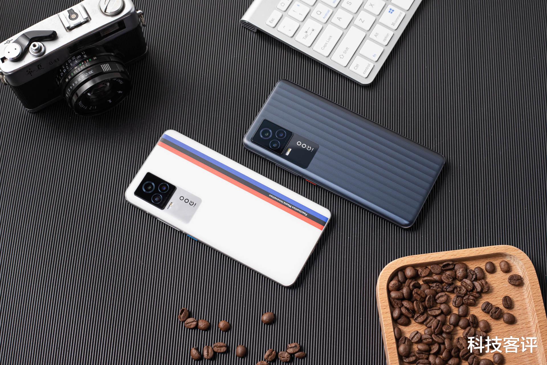 iqoo7|暑假开黑用啥手机？双控压感的iQOO 7更专业