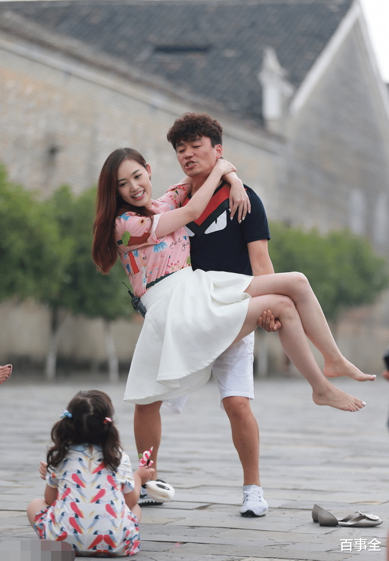 马蓉|马蓉近照大变样?撞脸姚笛被质疑整容,网友:怎么变都没人敢娶你