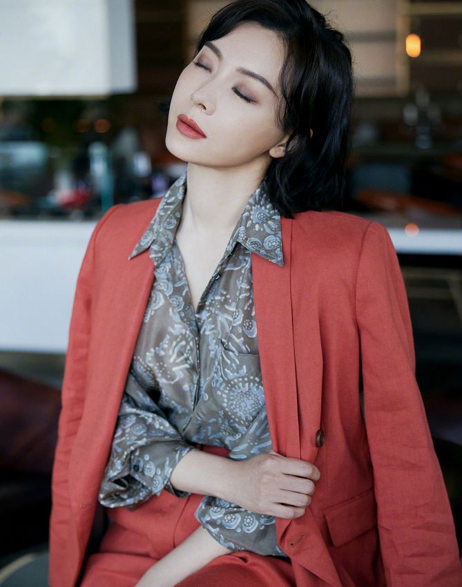 陈数|40、50岁女人怎么把红色穿出惊艳感?看陈数俞飞鸿就知道了,真美