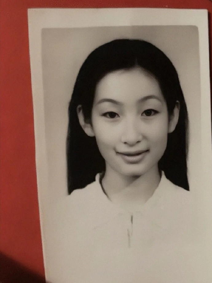 秦海璐|中戏96级艺考证件照曝光：章子怡清纯可人，曾黎变化最大