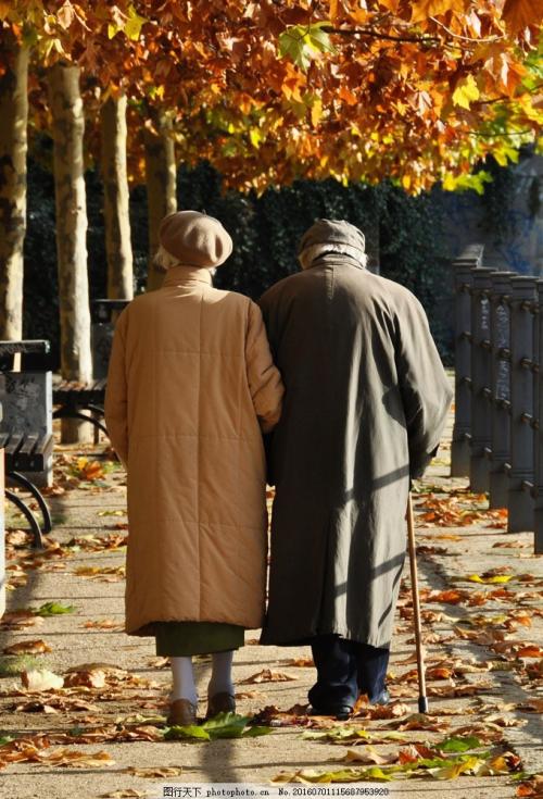 吴嘉情吧 单身男人向保姆求婚，结果保姆的一句话，竟然看出男人的真心