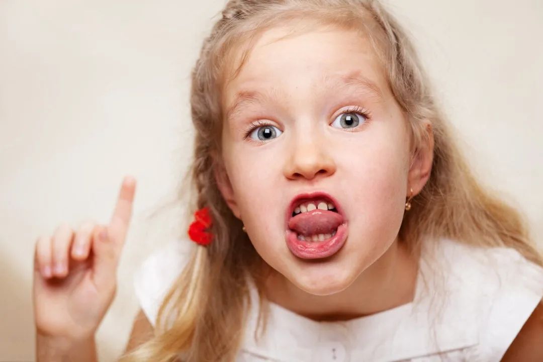 C妈学堂|被老人惯坏的娃，妈妈用三个月的时间纠正了回来，学会了你也可以