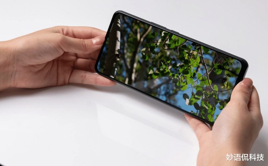 数据中台|全新一代屏下摄像手机,骁龙870+55W快充,降至2758却依旧冷场