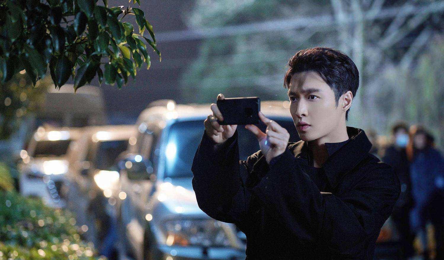 张艺兴|2021年的张艺兴不红了？恰恰相反，这是他最亮眼的一年