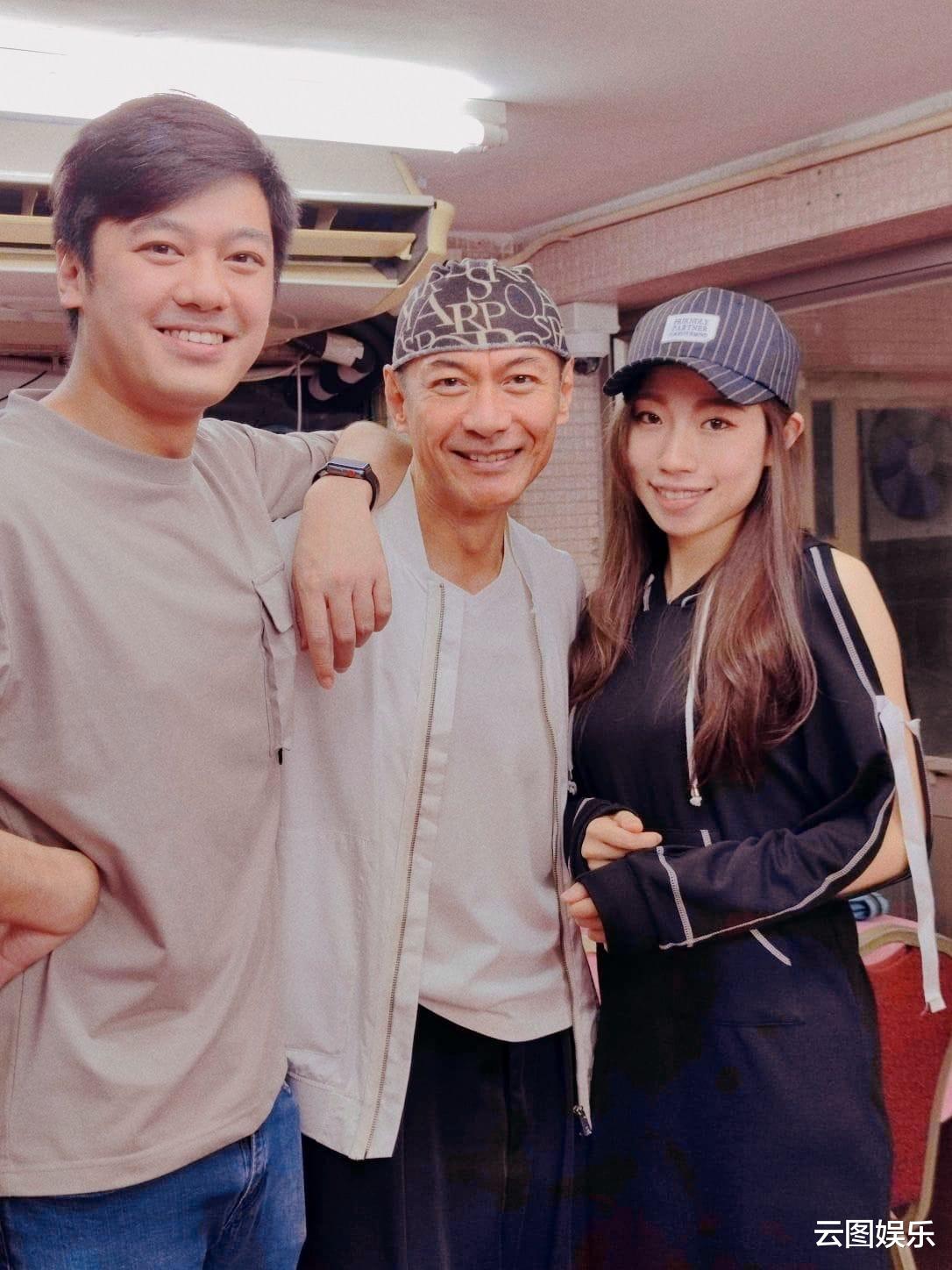 洪金宝|江华59岁生日全家福曝光，女儿像妈妈想出道，儿子当护士救死扶伤