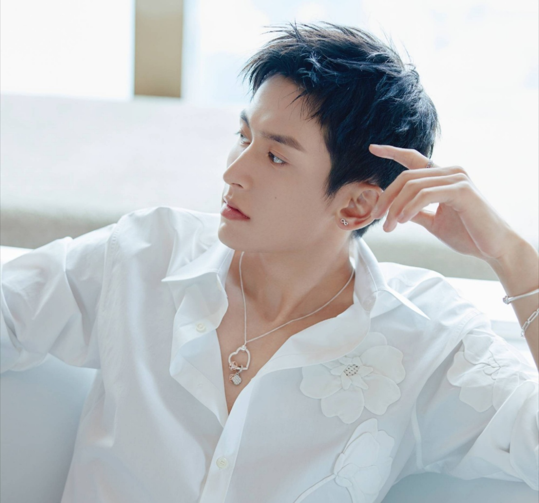 张哲瀚|张哲瀚的发小火了，聊聊那些年谁陪你一起疯一起戴过首饰