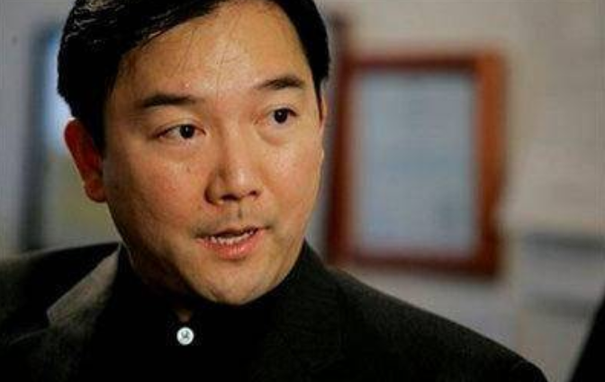  华人毒王叶真理：家里藏了1只白虎、2吨美金、7把枪，不害中国人