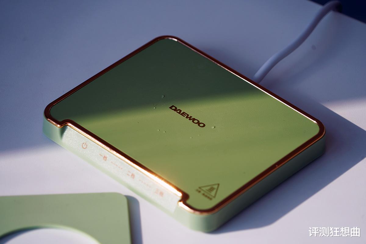 冬日里最暖的情话，除了“多喝热水”，还有大宇恒温杯垫