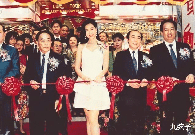 杨宝玲|前夫爆料：她欲望很大，一天要两次； 亚洲皇后杨宝玲三次婚姻今如何？