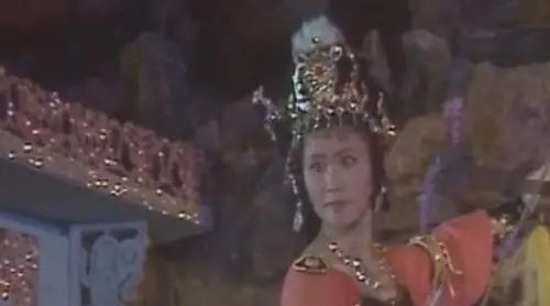 铁扇公主|“铁扇公主”王凤霞：嫁给“孙悟空”惹人羡，然而38岁消香玉陨