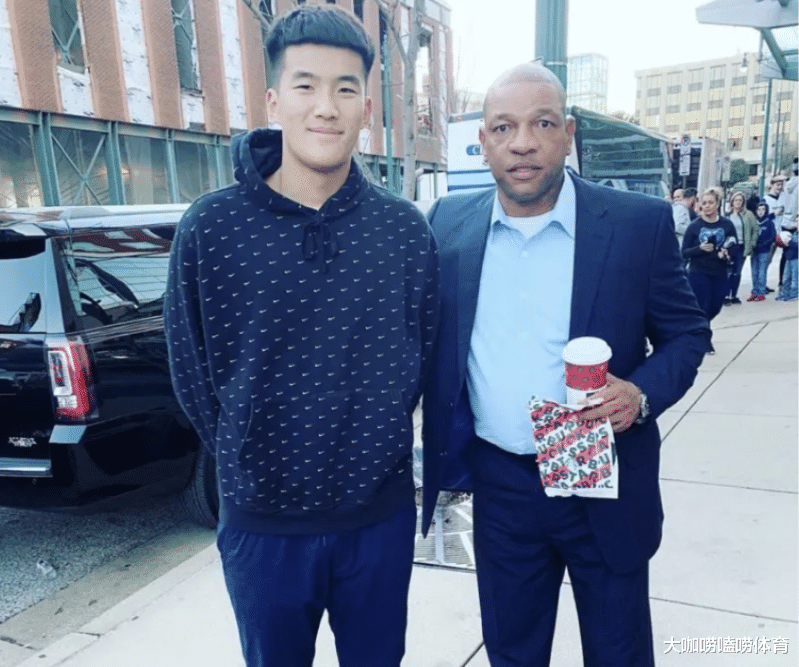 美国队|喜讯！又一中国男篮天才获美国球队邀请，今年8月赴美打球