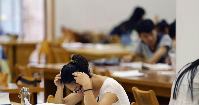 专升本|一企业被曝不招三本生，也不认可专升本？专科生哭诉：我们咋办？