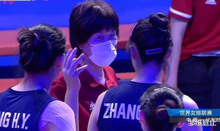 女排|2-1！中国女排再次反超！年轻球员站了出来，栗垚被批评！