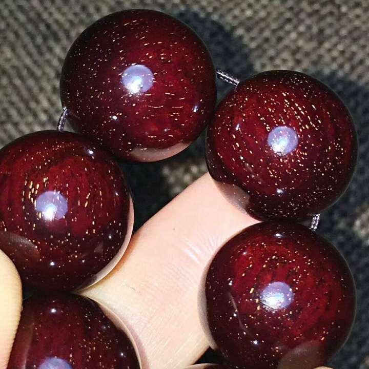 小叶紫檀|金星小叶紫檀手串该如何盘玩？