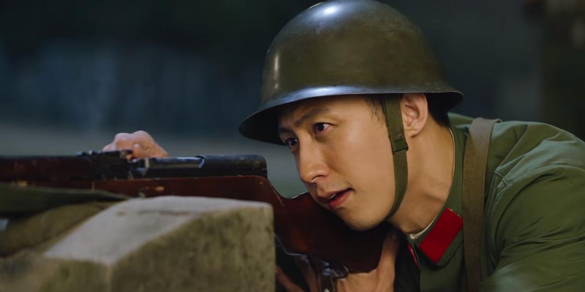 英雄岁月之王牌部队|搭完吴京再搭肖战，《王牌部队》这对夫妻诠释：陪伴是顶级的浪漫