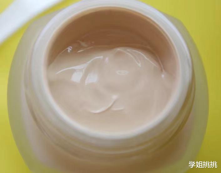 发型|五官扁平的女生，如何最大化发挥美貌？做好3点就够了