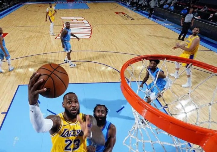 詹姆斯·哈登|哈登火箭决裂真因曝光,戴维斯成导火索,湖人成压死骆驼最后稻草