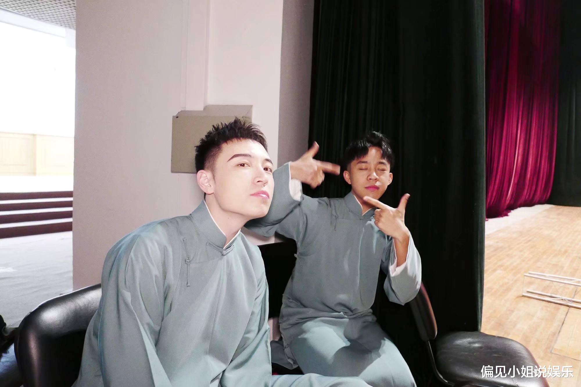 赵丽颖|德云社侯震发文，为郭德纲外甥当街小便求情，说再犯就没收工具