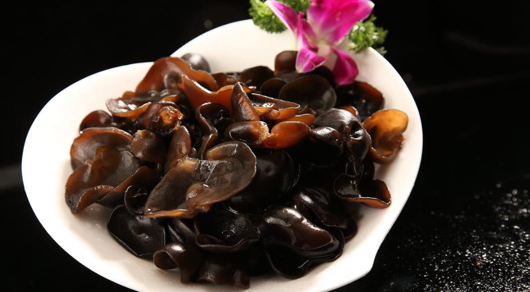 肝脏|养肝“冠军”公布,不是胡萝卜,这3种食物多吃,或会让肝变柔软