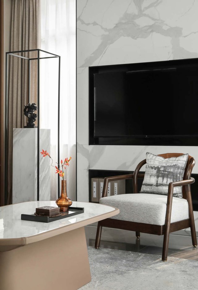 169平以东方人的“留白”美学观控制节奏,尽显大家风范