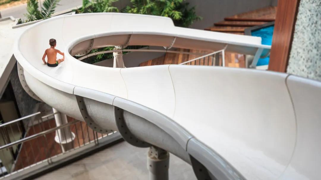 亿伽设计│温泉设计│洗浴设计│酒店设计│山坡上的建筑：KC格兰德温泉度假酒店