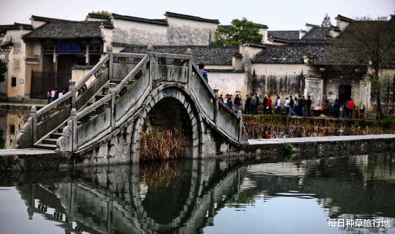 火车 继平乐古镇后,又一古镇走红,被誉“我国红色第一街”,值得打卡