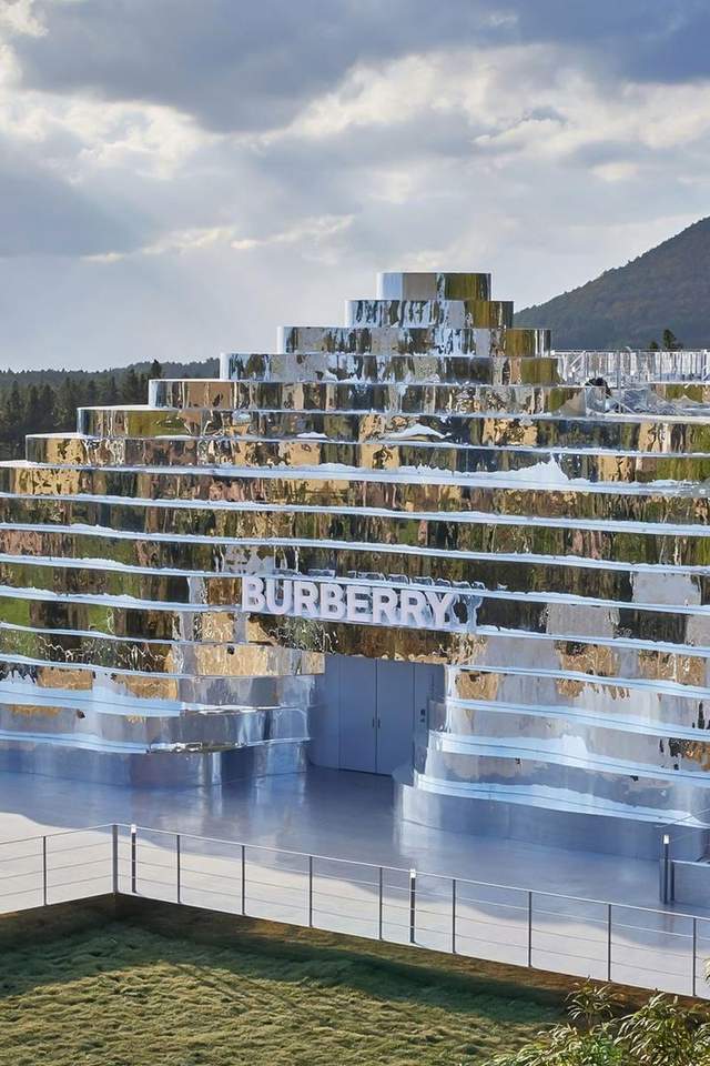 发型 Burberry 全球快闪店于韩国济州岛正式登场