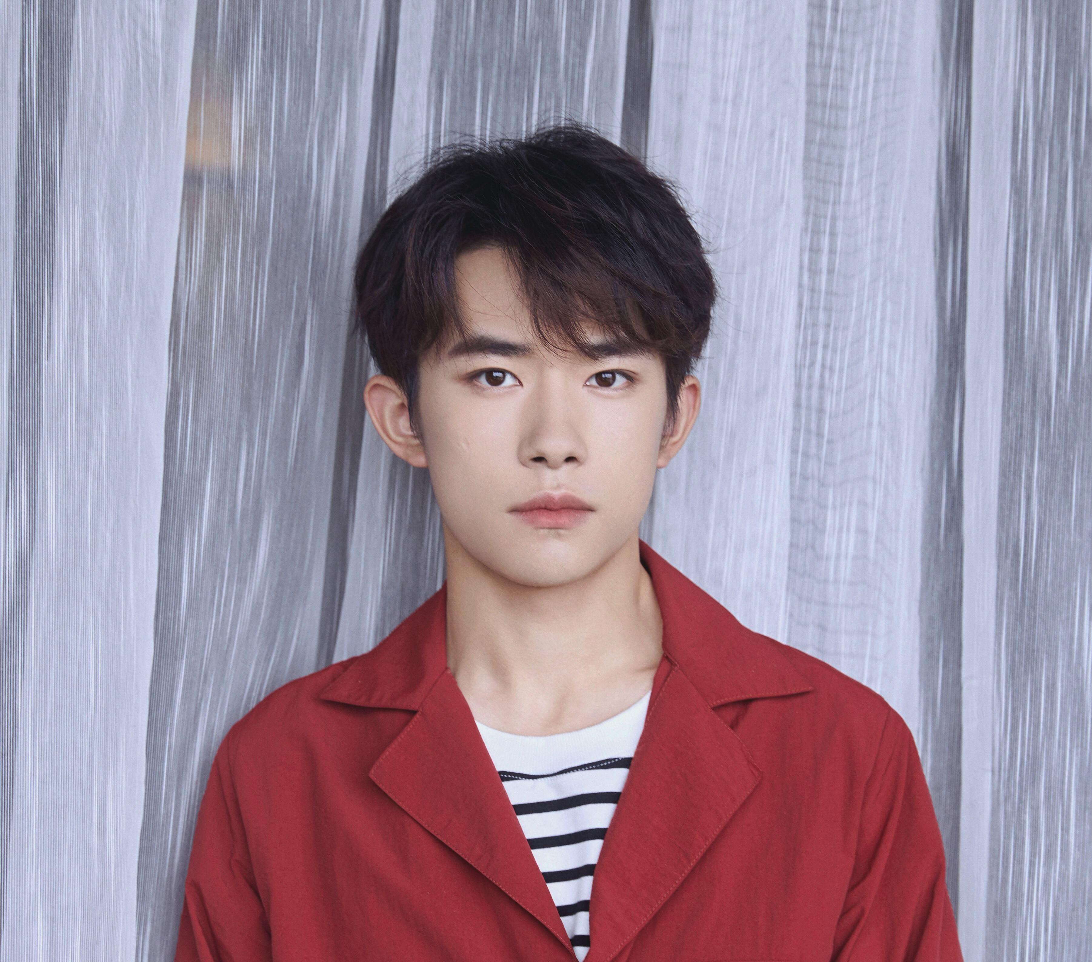 王一博|最红火的4位男星，易烊千玺名列前茅，王一博、肖战能入选吗？