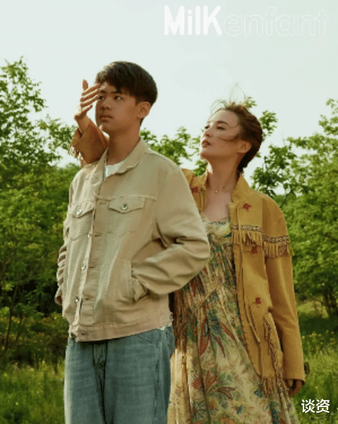 蒋勤勤|蒋勤勤14岁大儿子正面照曝光，皮肤黝黑身高优越，和陈建斌似复制粘贴