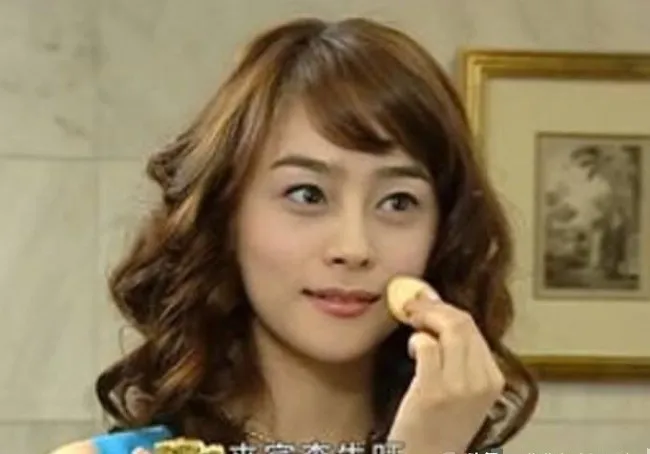 人鱼小姐|《人鱼小姐》20年后，2人自杀，1人离婚，2人独身，太虐了