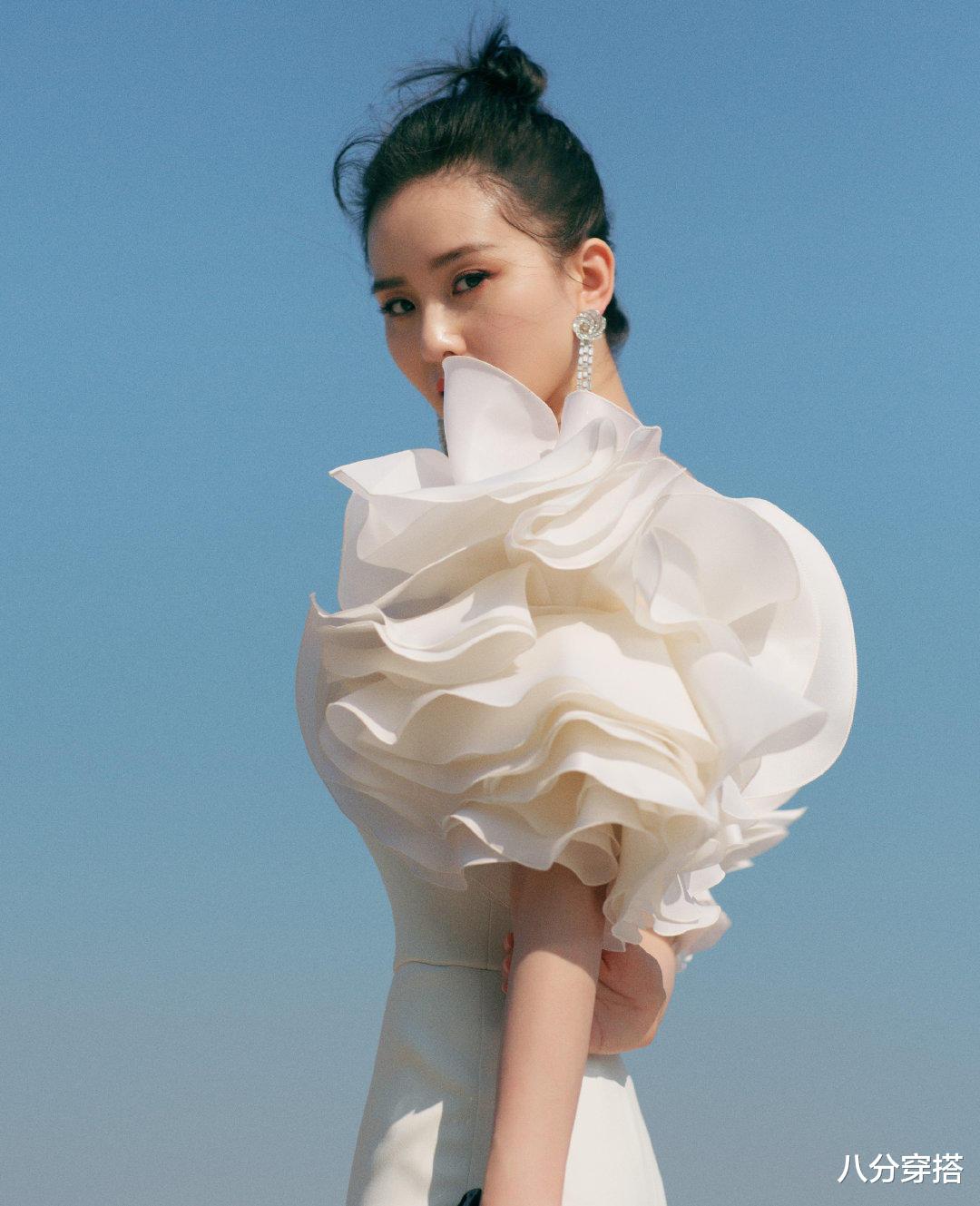 刘诗诗|刘诗诗把白色鱼尾流苏裙穿出仙女范儿，拿捏了温柔感，惊艳了众人