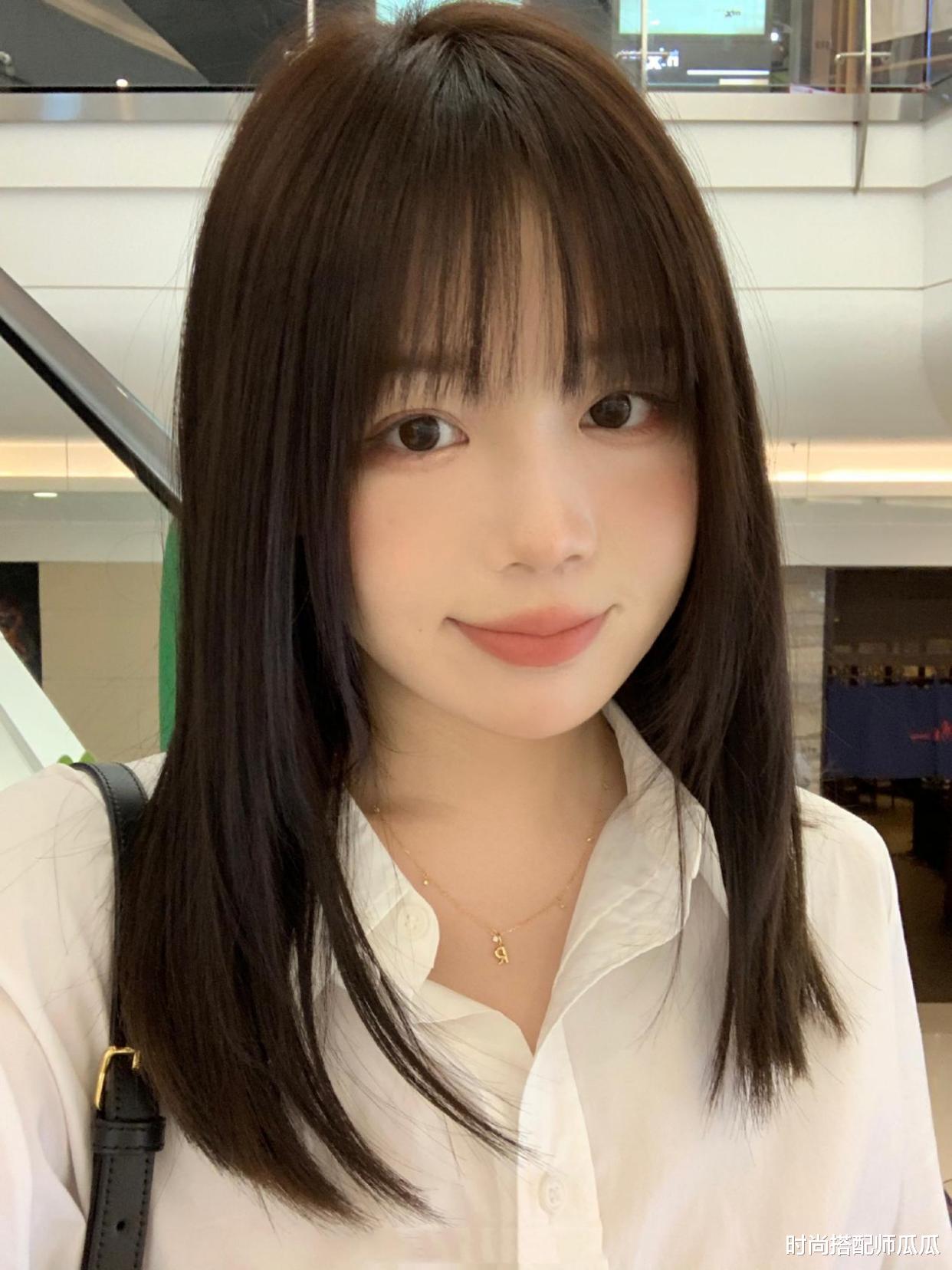穿衣搭配|?别再留“黄头发”了！今年流行这3种显白发色，百搭洋气又减龄