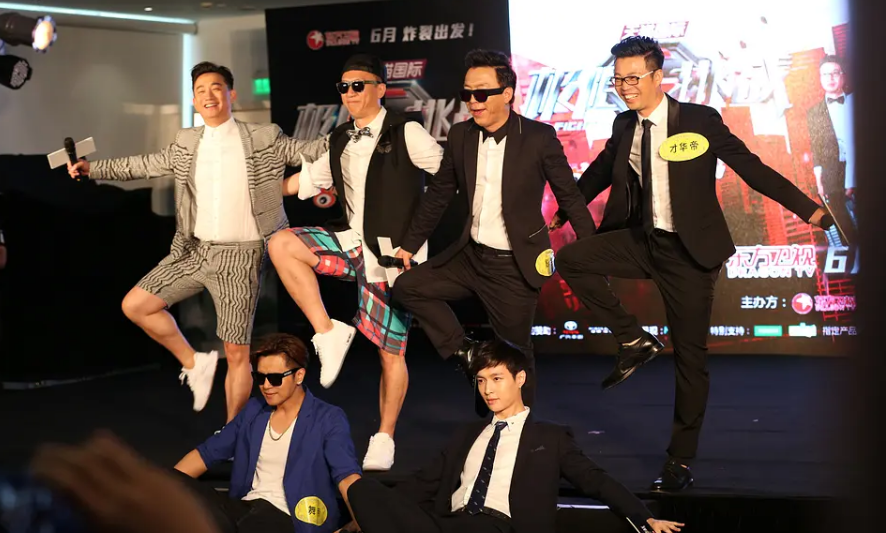 黄磊|“极限男人帮”现身蘑菇屋,王迅出场方式吓坏黄磊,却反映其真实感情