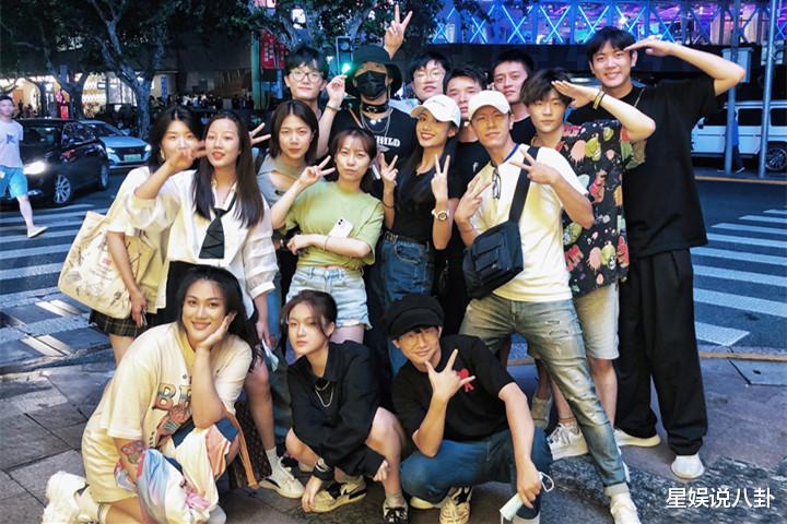 杨超越|口碑、收视率两端化，《好声音》选手身份遭质疑，疑似节目组雇用