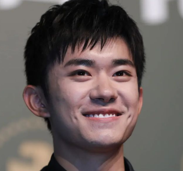 杨超越|明星离开百万修图师，被镜头怼脸拍，杨超越却让我心动了