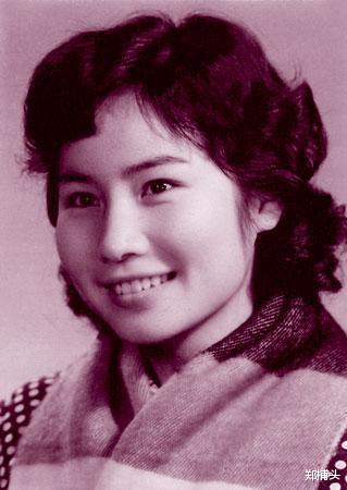 徐俐|新闻女主播徐俐退休,最后一次直播两次挥手道再见,对观众依依不舍