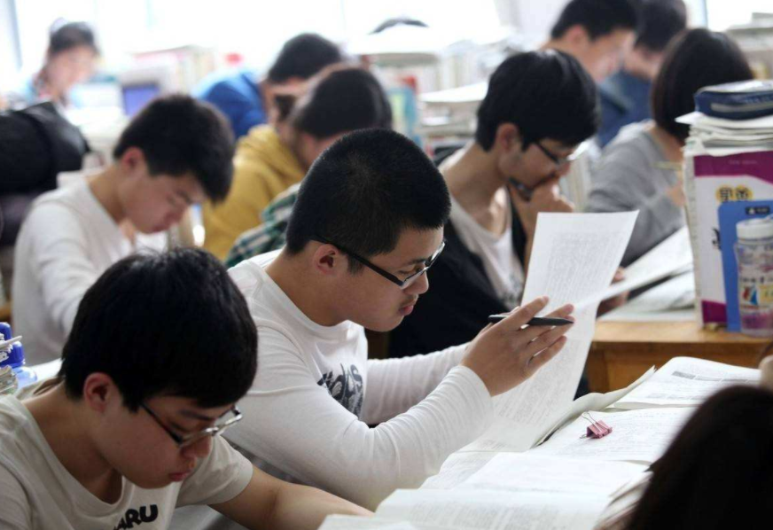 高校|高考生迎来好消息，高校“录取规则”有调整，家长表示终于等到了