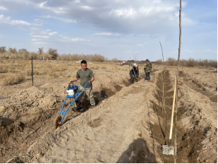 额济纳旗广播电视台 东风镇宝日乌拉嘎查开展主题党日活动